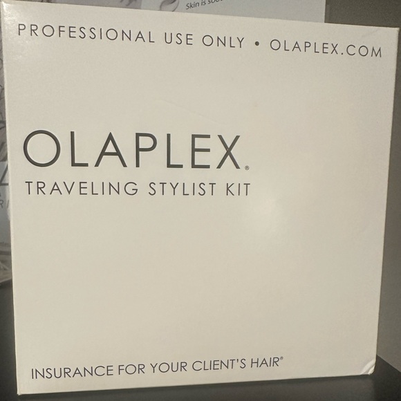Olaplex traveling styling kit - Picture 1 of 6